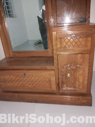 ডেসিন টেবিল